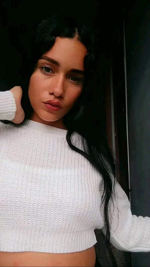 Lia from United States on ChatBlink